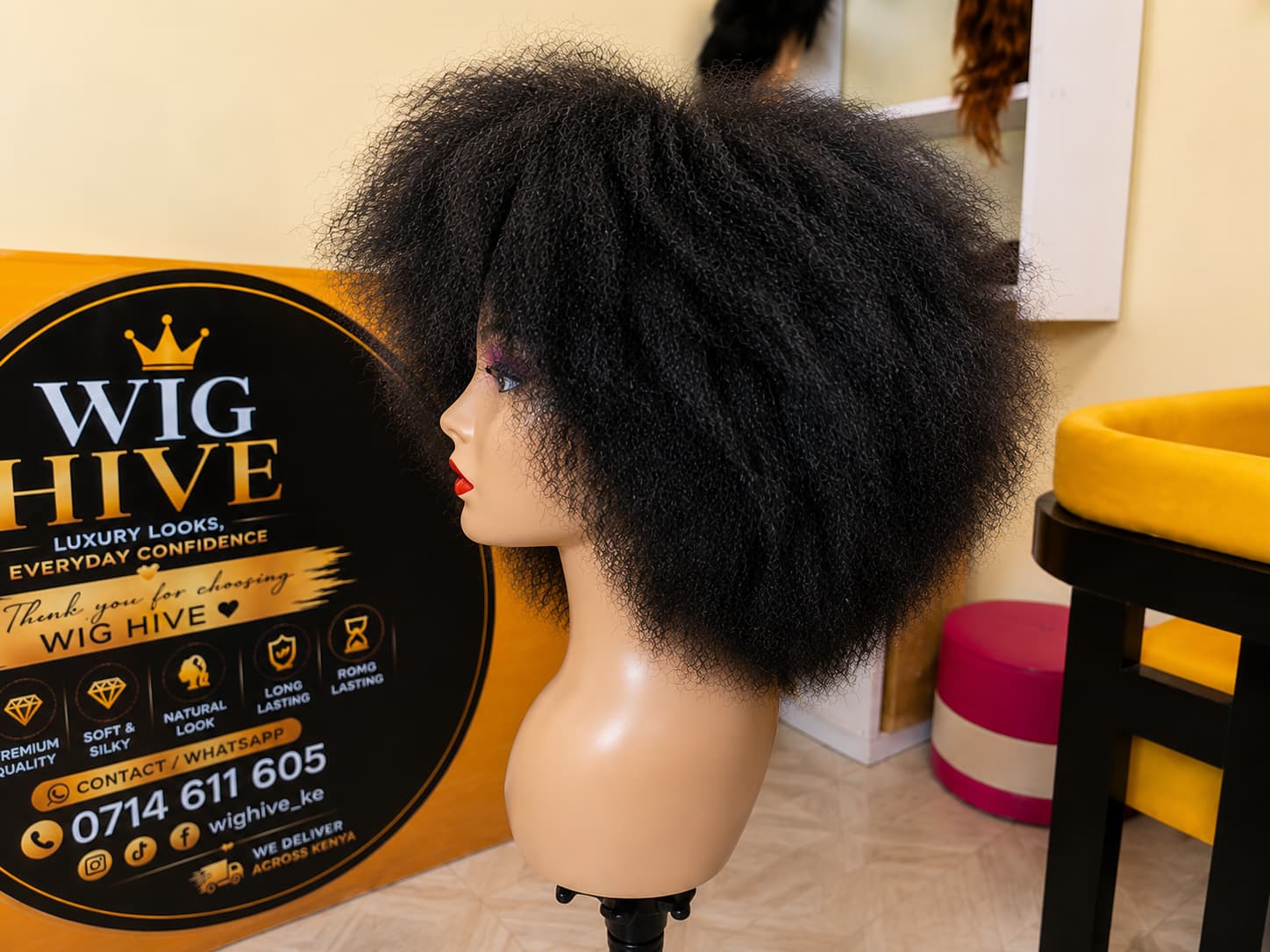 Miss Lora Wig