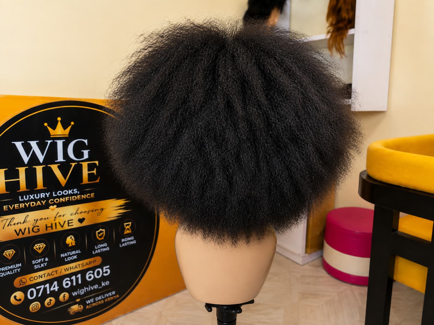 Miss Lora Wig